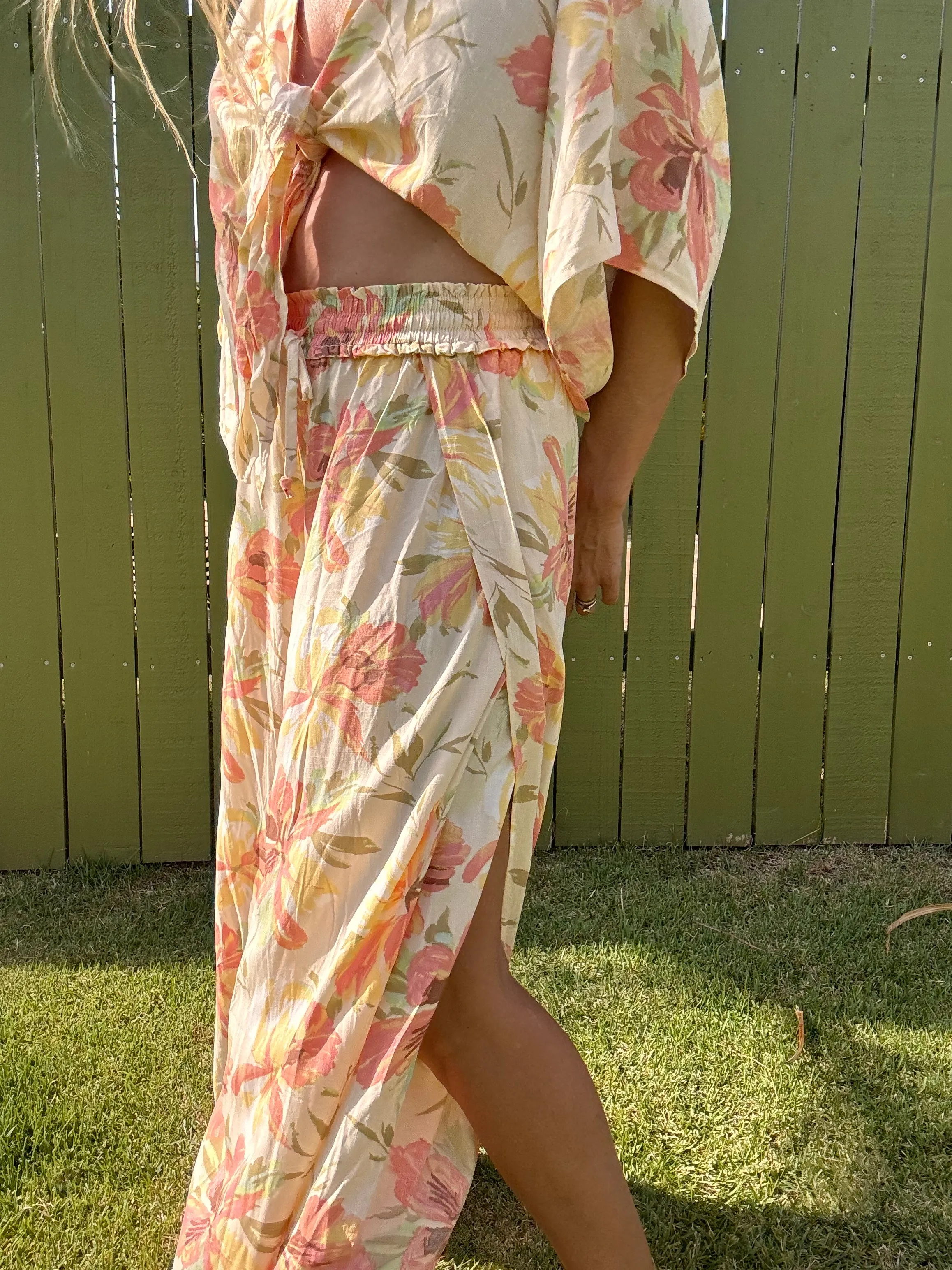 Coral Blooms split leg pant