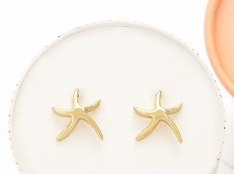 Starfish Necklace in Gold, Give freedom to Women!